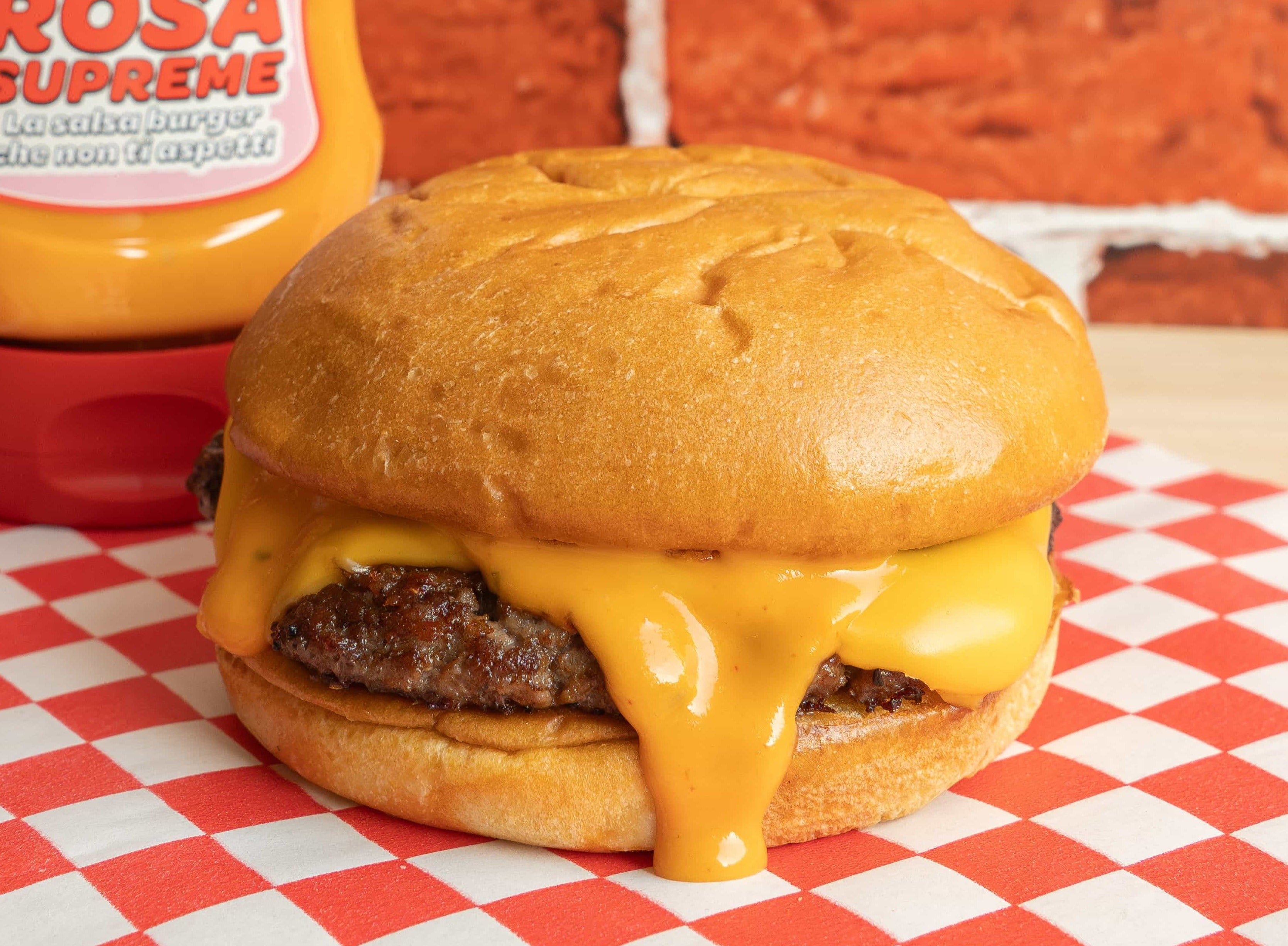 Hamburger classico e salsa Rosa Supreme