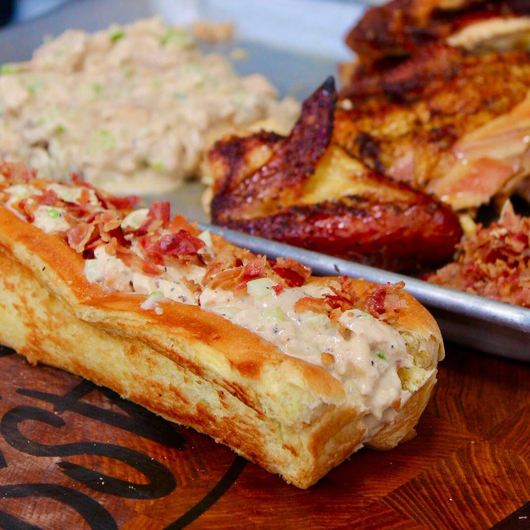 Beer Can Chicken con New England Bun