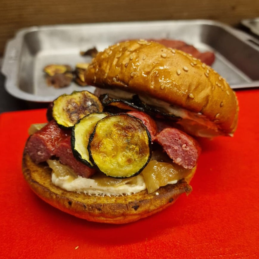 Il panino con la salamella per guardare le partite di calcio in TV